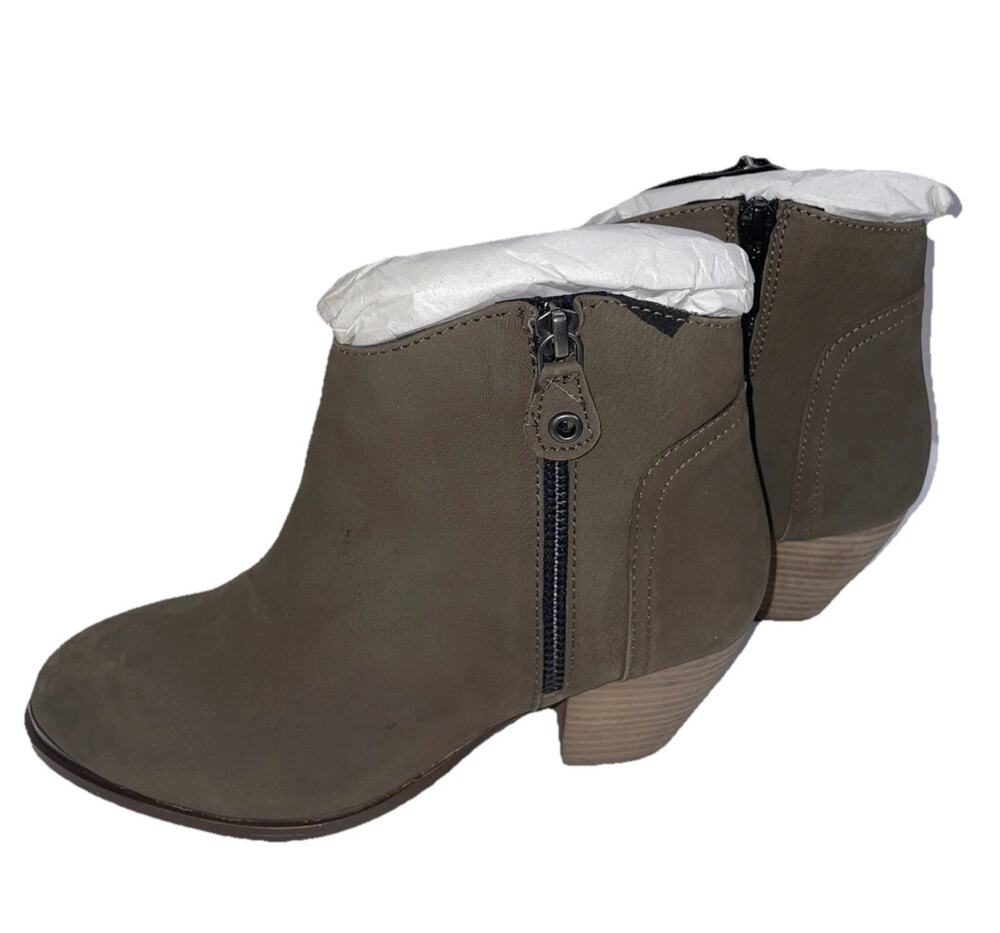 Diba True Woman’s Taupe Sequoia Leather Block Heel Booties Size 6M